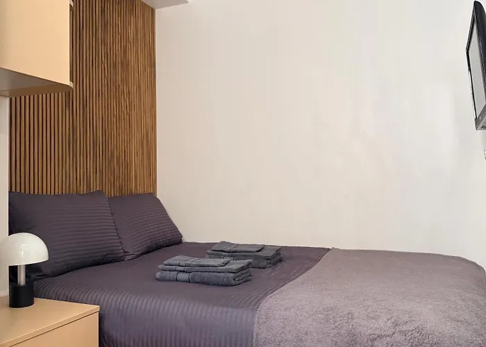 Premium 1-bedroom In Center With Self Check-in Lägenhet *